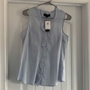 NWT Banana Republic tailored fit sleeveless top. Size 6.